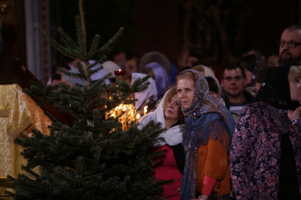 В чем сила крещенской воды и как правильно окунаться в прорубь